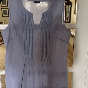 VGUC sleeveless Talbots blouse. Size medium.